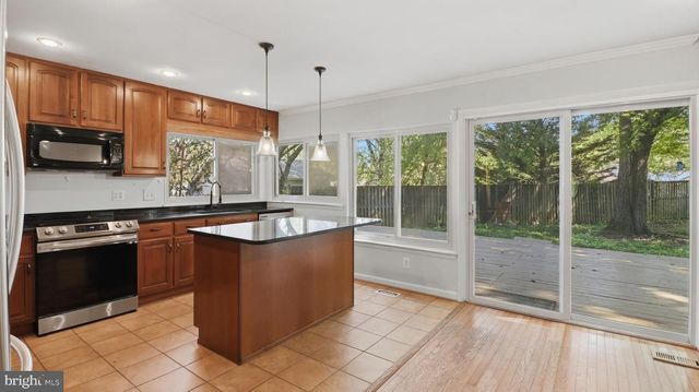 18925 LINDENHOUSE RD, Gaithersburg, MD 20879