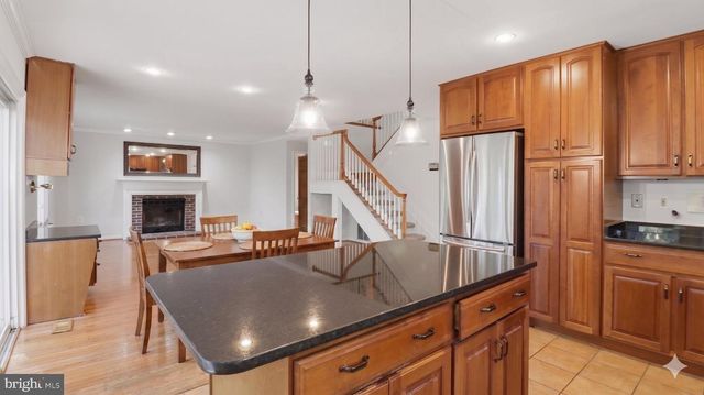 18925 LINDENHOUSE RD, Gaithersburg, MD 20879