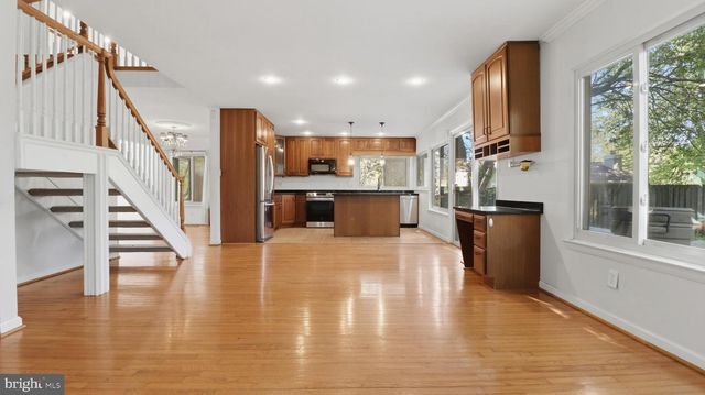18925 LINDENHOUSE RD, Gaithersburg, MD 20879