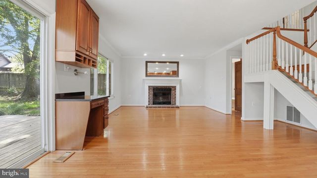 18925 LINDENHOUSE RD, Gaithersburg, MD 20879