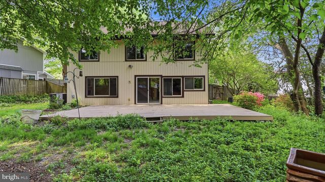 18925 LINDENHOUSE RD, Gaithersburg, MD 20879