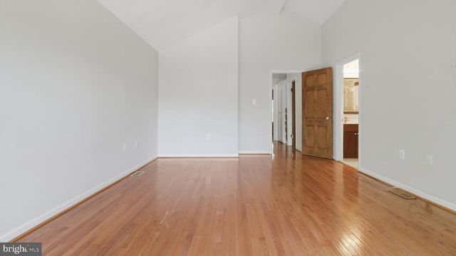 18925 LINDENHOUSE RD, Gaithersburg, MD 20879