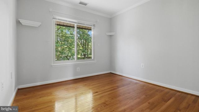 18925 LINDENHOUSE RD, Gaithersburg, MD 20879