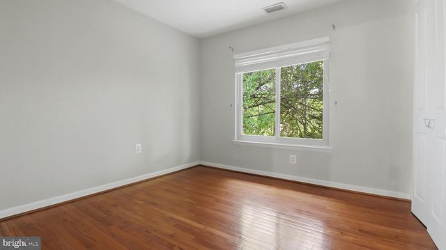 18925 LINDENHOUSE RD, Gaithersburg, MD 20879