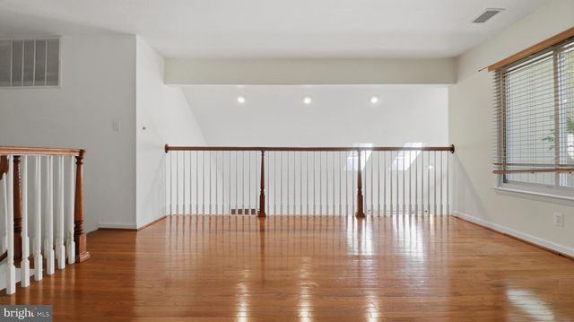 18925 LINDENHOUSE RD, Gaithersburg, MD 20879