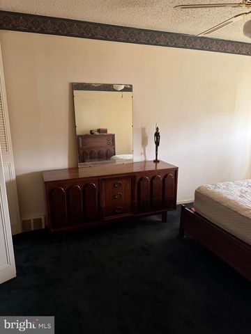 3530 OAKHILL RD, Philadelphia, PA 19154