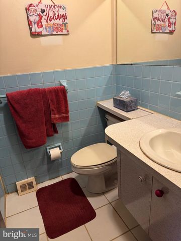 3530 OAKHILL RD, Philadelphia, PA 19154