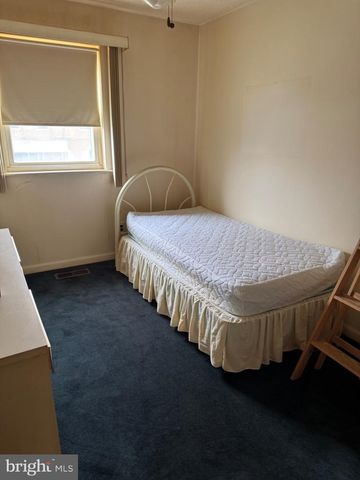 3530 OAKHILL RD, Philadelphia, PA 19154