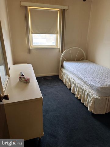 3530 OAKHILL RD, Philadelphia, PA 19154