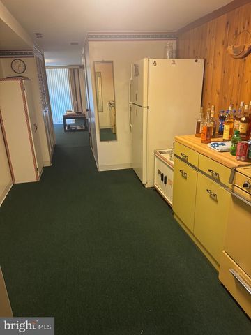 3530 OAKHILL RD, Philadelphia, PA 19154