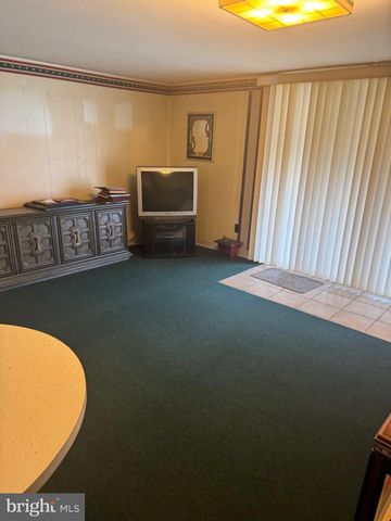 3530 OAKHILL RD, Philadelphia, PA 19154