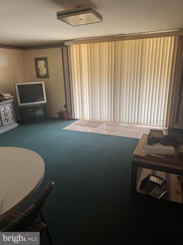 3530 OAKHILL RD, Philadelphia, PA 19154