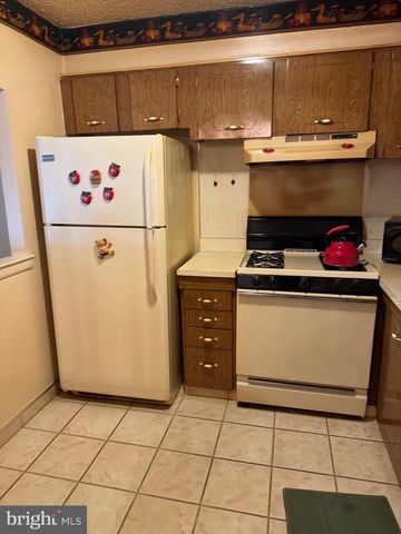 3530 OAKHILL RD, Philadelphia, PA 19154