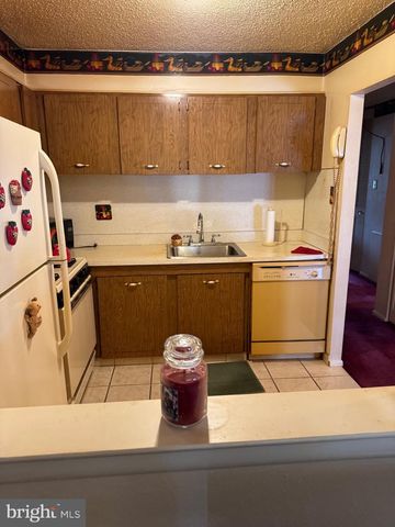 3530 OAKHILL RD, Philadelphia, PA 19154