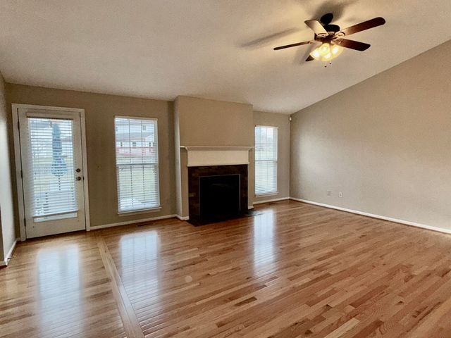 704 Eureka Drive, Versailles, KY 40383