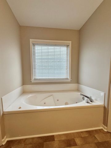 704 Eureka Drive, Versailles, KY 40383