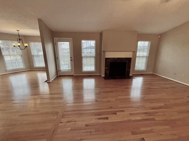 704 Eureka Drive, Versailles, KY 40383