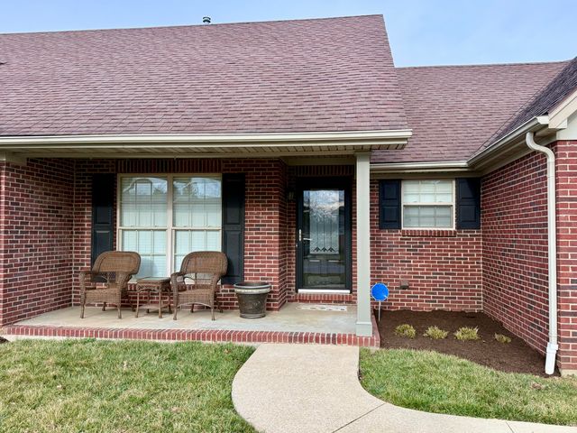 704 Eureka Drive, Versailles, KY 40383
