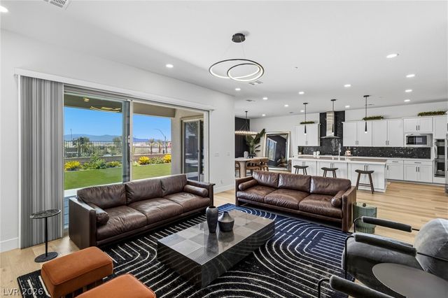 767 Glowing Horizon Street, Henderson, NV 89052