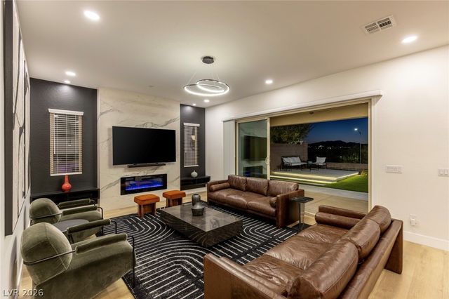 767 Glowing Horizon Street, Henderson, NV 89052