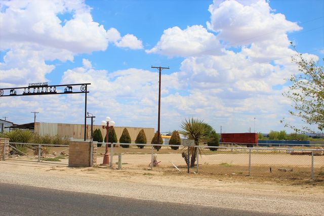 1851 W Gonzalez Loop, Fort Stockton, TX 79735