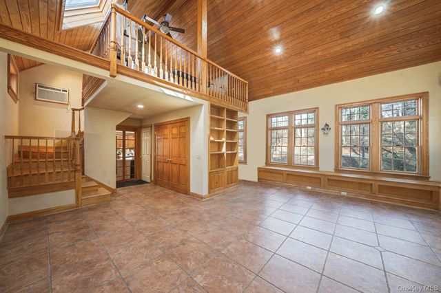 1 Spring Hollow Road, Nissequogue, NY 11780