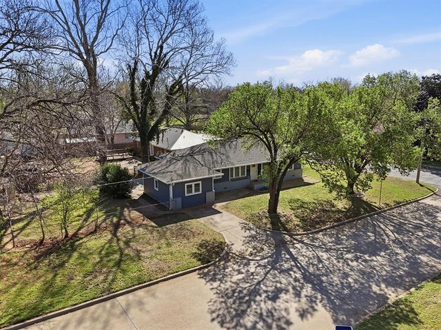 823 S Ridge Drive, Stillwater, OK 74074