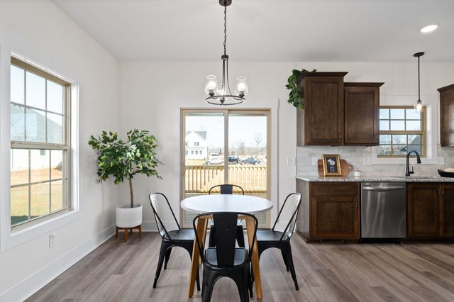 189 Dewberry Ct, Clarksville, TN 37042