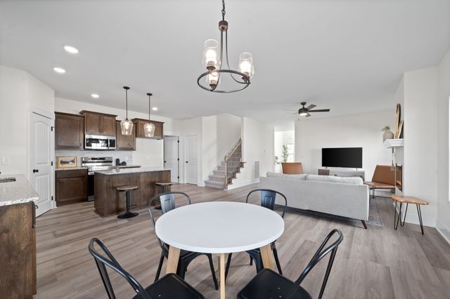 189 Dewberry Ct, Clarksville, TN 37042