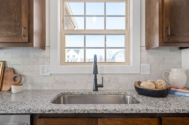 189 Dewberry Ct, Clarksville, TN 37042