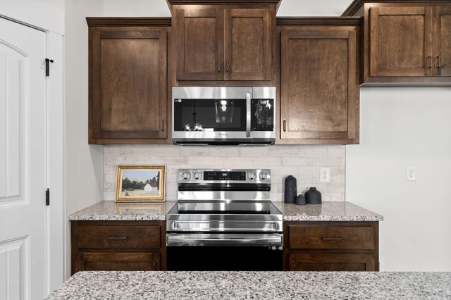 189 Dewberry Ct, Clarksville, TN 37042