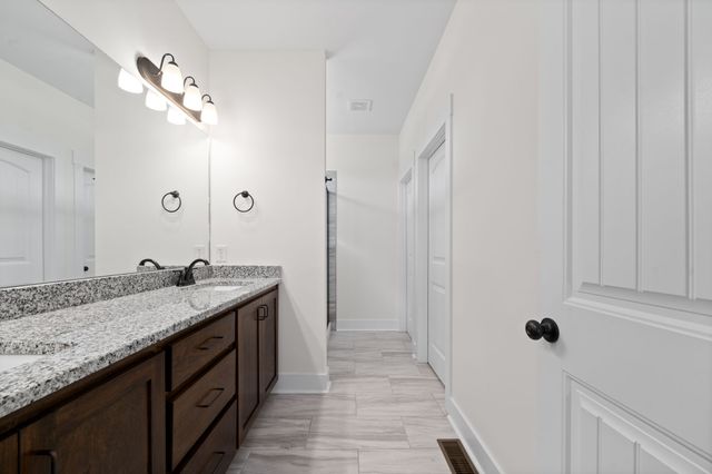 189 Dewberry Ct, Clarksville, TN 37042