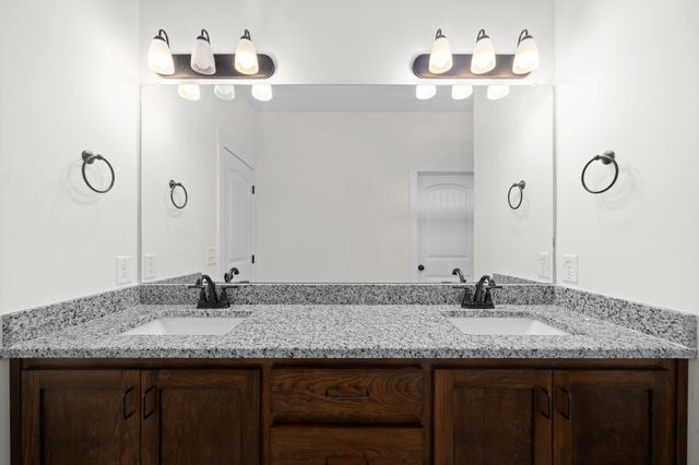 189 Dewberry Ct, Clarksville, TN 37042