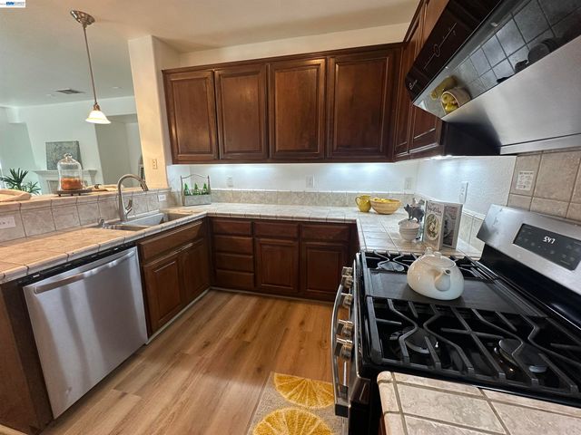 140 W Brilloso Ln, Mountain House, CA 95391