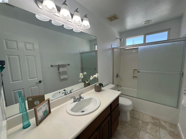 140 W Brilloso Ln, Mountain House, CA 95391