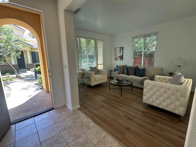 140 W Brilloso Ln, Mountain House, CA 95391