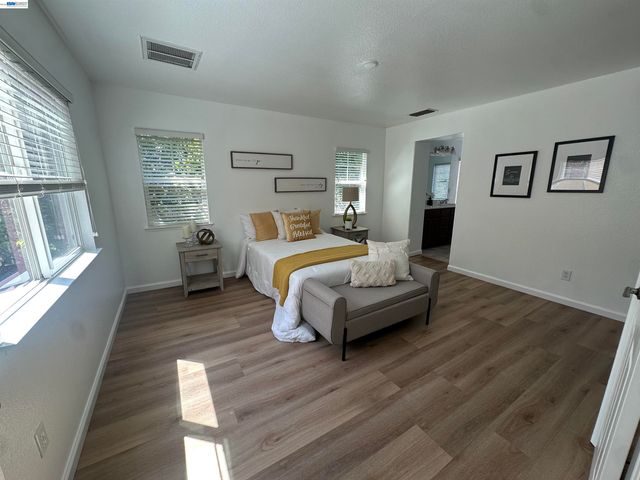 140 W Brilloso Ln, Mountain House, CA 95391