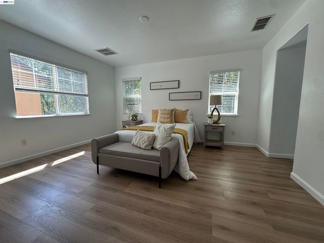 140 W Brilloso Ln, Mountain House, CA 95391