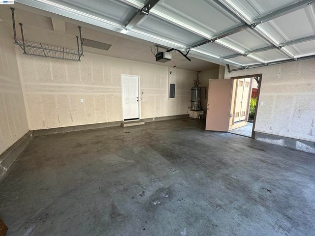 140 W Brilloso Ln, Mountain House, CA 95391