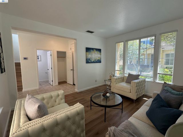 140 W Brilloso Ln, Mountain House, CA 95391