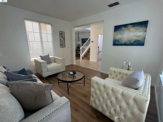 140 W Brilloso Ln, Mountain House, CA 95391