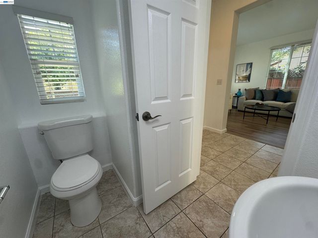 140 W Brilloso Ln, Mountain House, CA 95391