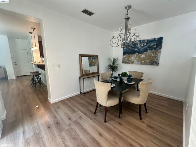 140 W Brilloso Ln, Mountain House, CA 95391