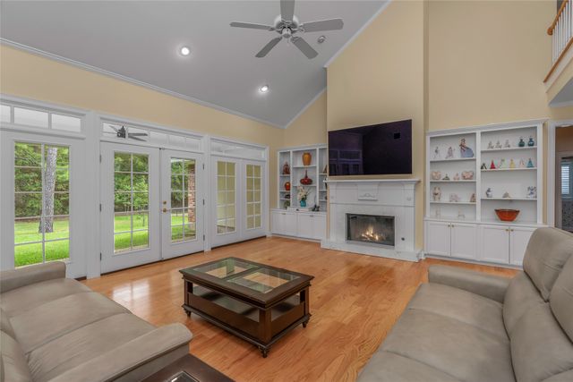 2921 N Pointe Drive, Shreveport, LA 71106