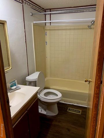 2224 Crocker Avenue, Flint, MI 48503