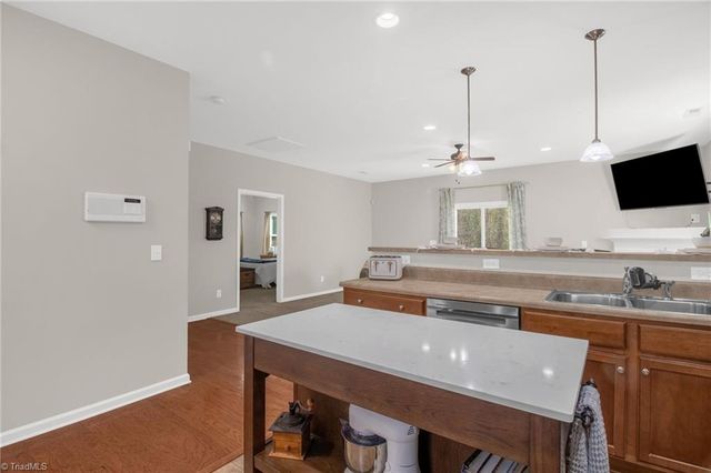 4215 Field Crossing Drive, Winston-salem, NC 27107