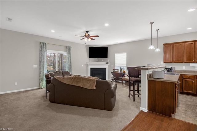 4215 Field Crossing Drive, Winston-salem, NC 27107