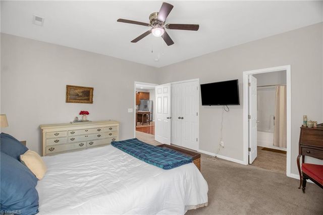 4215 Field Crossing Drive, Winston-salem, NC 27107