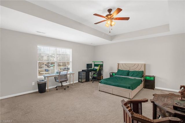 4215 Field Crossing Drive, Winston-salem, NC 27107