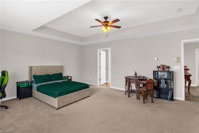 4215 Field Crossing Drive, Winston-salem, NC 27107